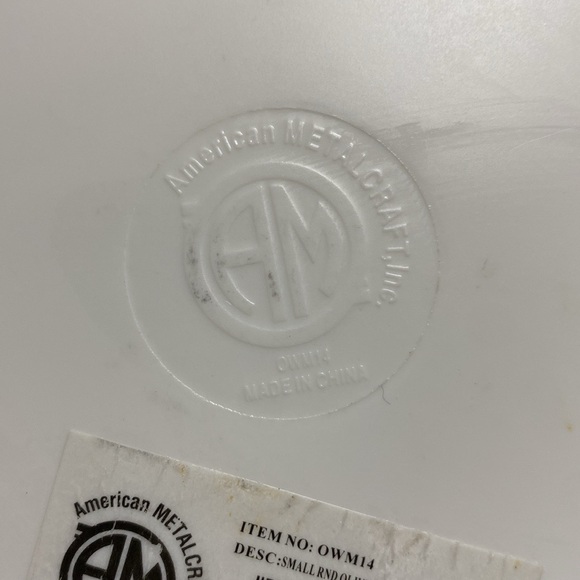 3 American Metalcraft 14" Round Melamine
Serving Board / Charger Faux Olive Wood - Picture 15 of 16